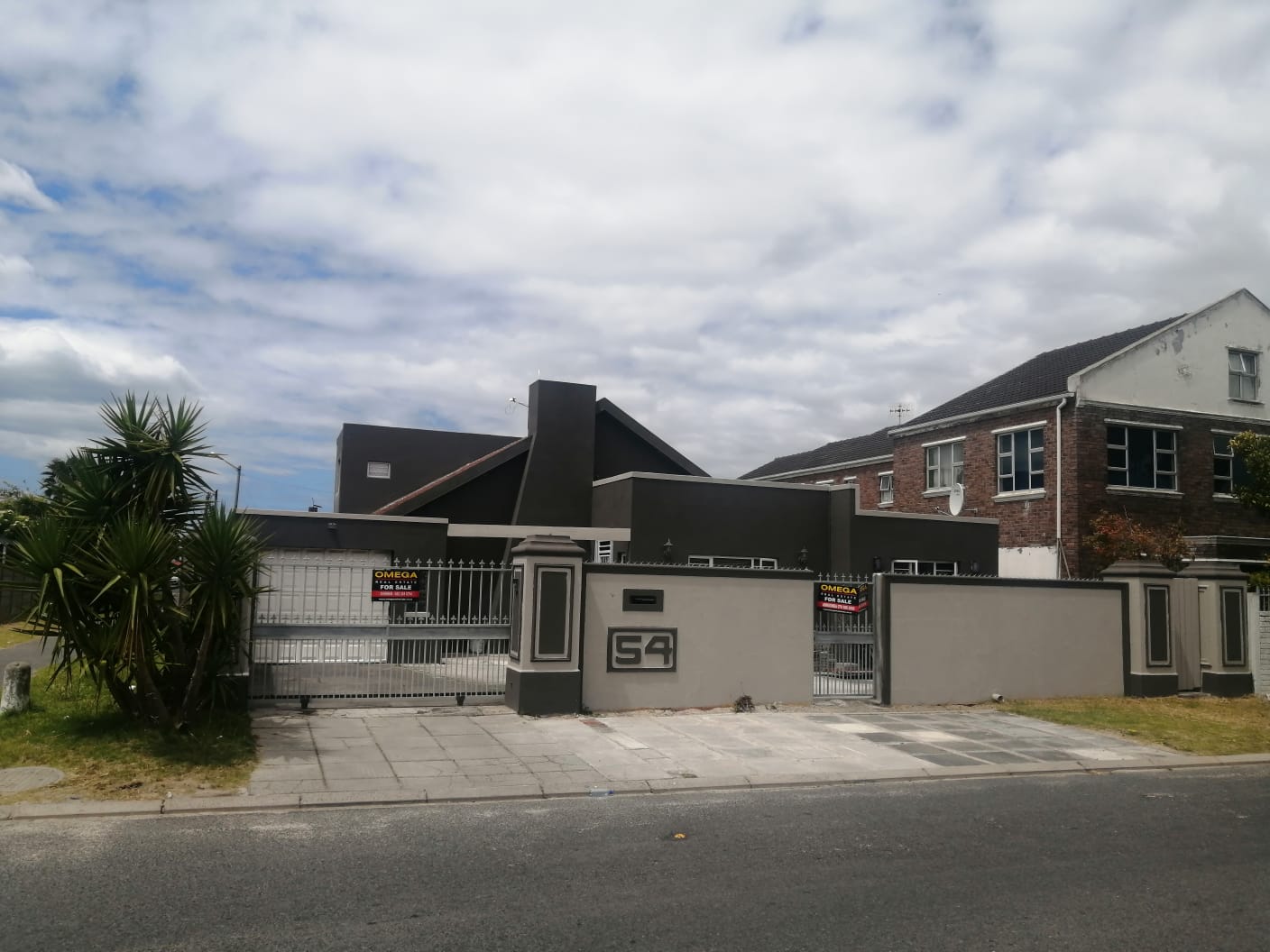 54 Daniels Crescent, Grassy Park Property